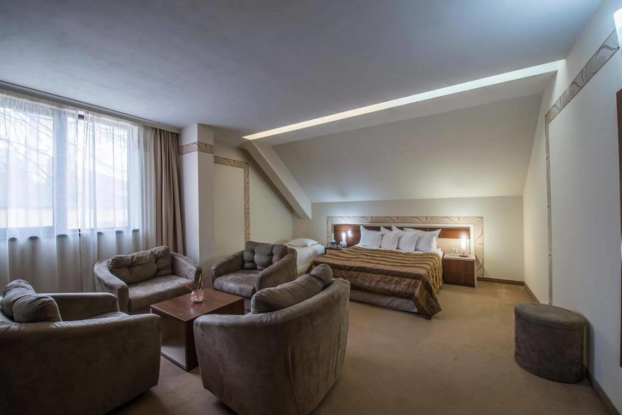 Hugo Hotel Varna Ngoại thất bức ảnh
