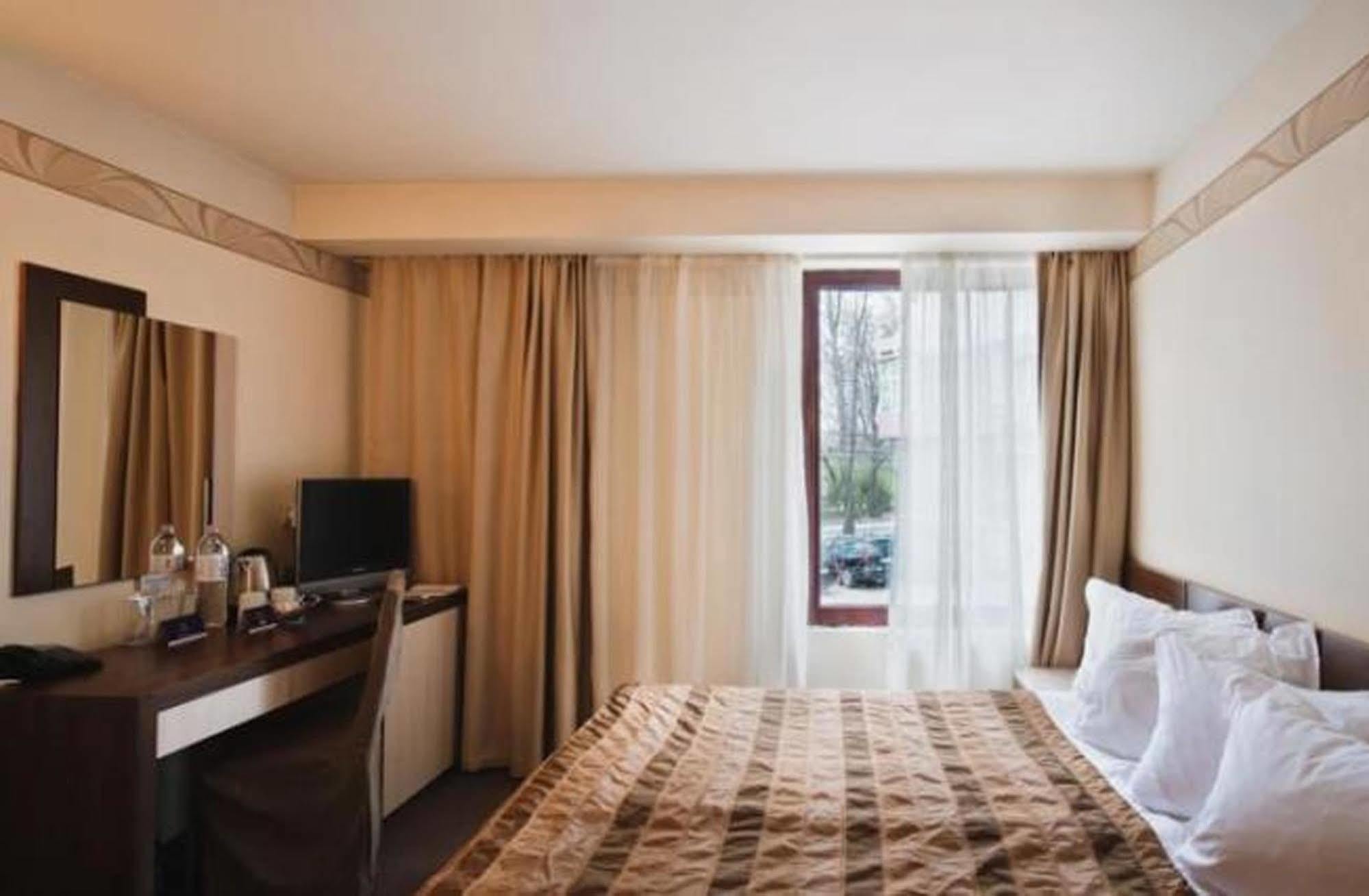 Hugo Hotel Varna Ngoại thất bức ảnh